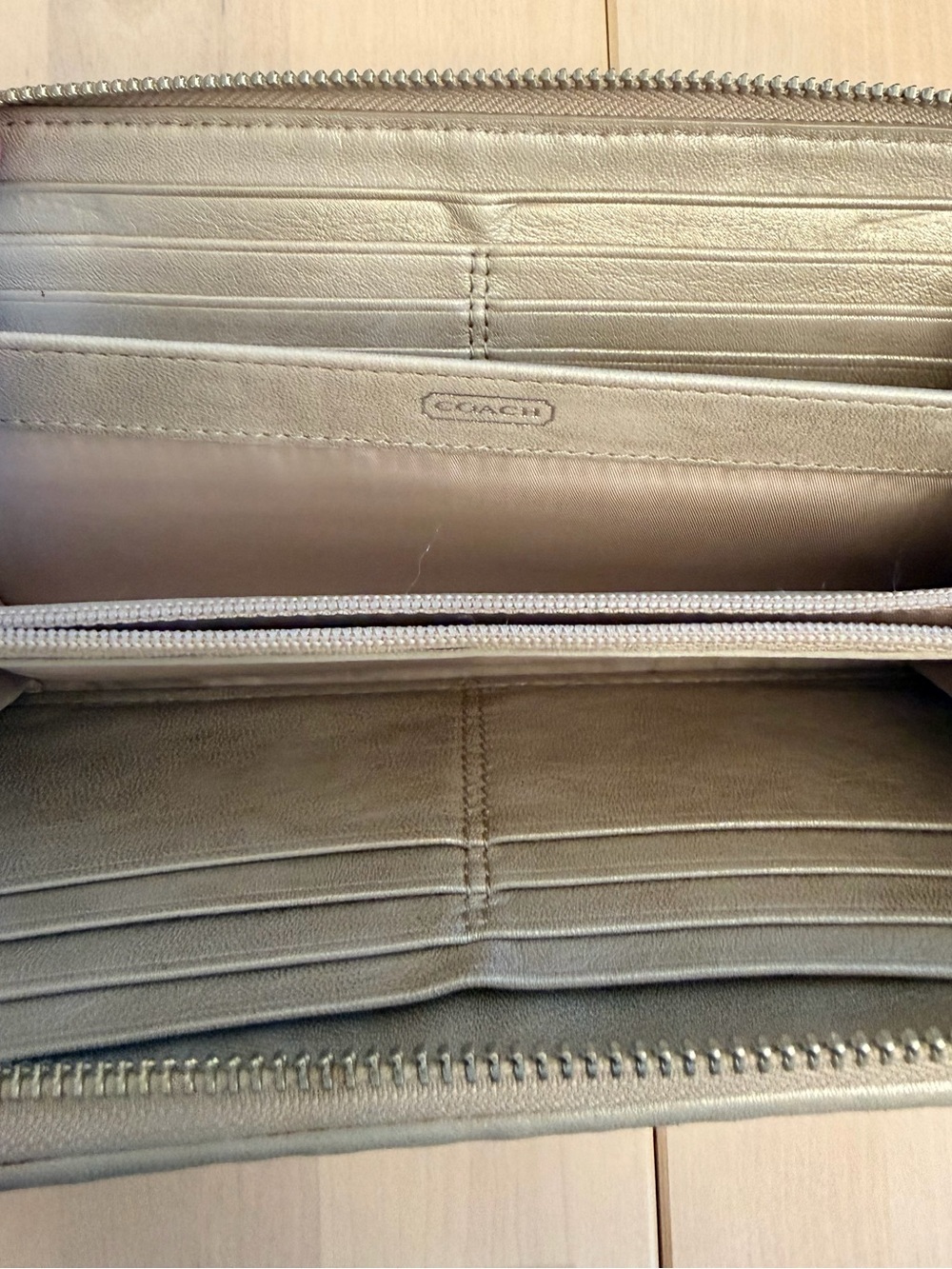Coach Madison Gathered Leather Accordion Zip Wallet Bone Pleated Leather - Picture 4 of 8